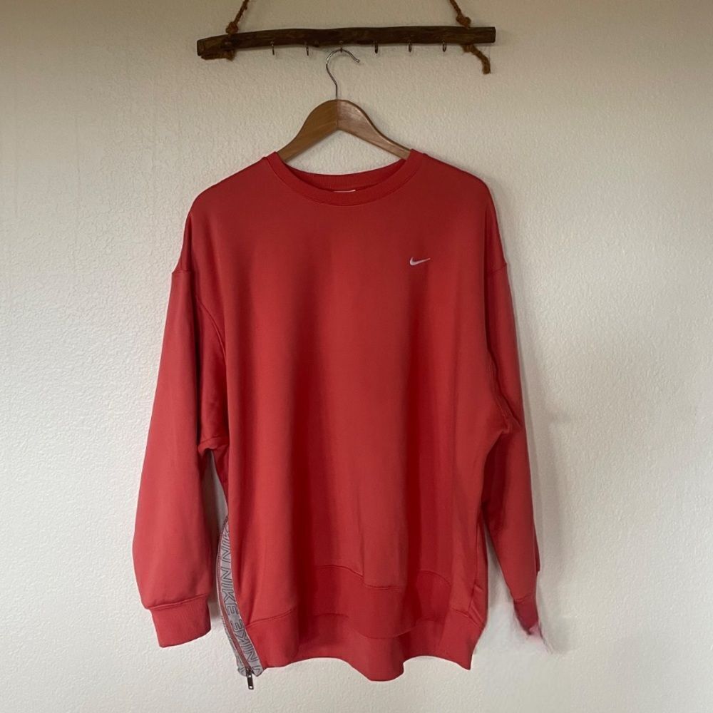 Nike pull over hoodie - Picture 2 of 6